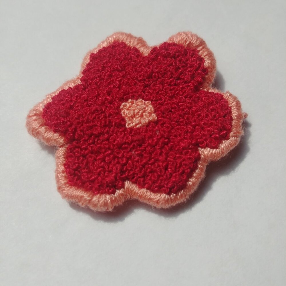 New one-of-a-kind hair clip 100% handmade embroidered by me red and pink flower - Picture 5 of 6
